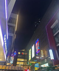 虽然奔波一点但我热爱工作,昨天到南昌,今天到昆明,明天去丽江