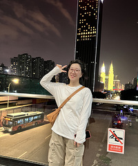 94年的妹子征婚,希望对方性格有趣外向