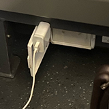 高铁上给手机充电失败