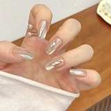 今年流行海莉灯泡美甲