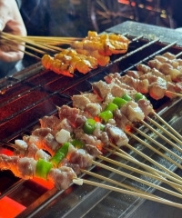 一元一串的野摊摊烧烤