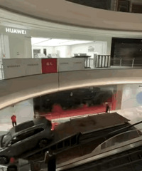 �̳���2¥��չ������������볡�ģ���û�е߸������֪