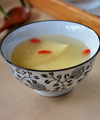 【品味时令鲜物】鲜笋土鸡汤
