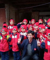 ��ѧ·�ϣ���ÿһ�����Ӵ���ո�µ�У��