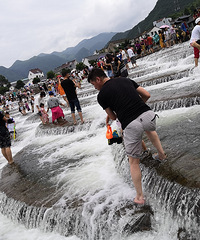 ������ˢ��ĺ�Դ���ţ�������ȥ��һ��