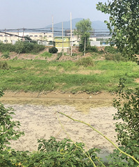 �ܱ�Ҳû����Ⱦ��ҵ��СԴϪ��ˮΪ�λ���������