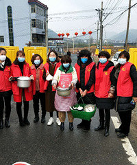 ��Ϫ�������Ӿ�  һ����Բů����