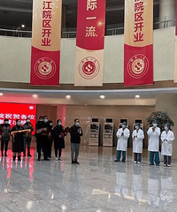 ���������¹ڷ��׻��ߣ��������Ⱦ�ģ�����ʱʲô֢״��