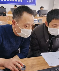 ����һ���⳵˾��ȷ�������ǣ��200�����нӴ��ߣ�