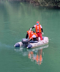 ������Ⱥ��һ�γ�������ˮ�߱���Ա���ҵ��������ϰ�