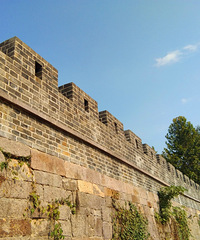 ���µǹų�ǽ��һ��