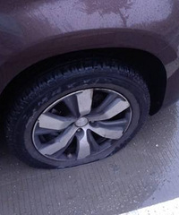 320ת�������������·�ܶ೵��̥�ˣ����ע�ⰲȫ