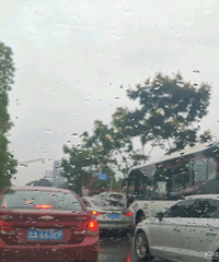 ·����ô�£����г�Ҫռת�䳵����ʻ