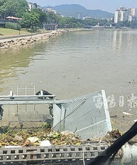 这两天,富春江江面垃圾为何暴增?