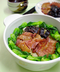 萝卜腊味煲仔饭
