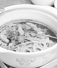 酸香藕煲—孕产妇食谱