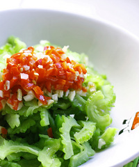 "【可乐的蓝】夏天凉拌菜—爽口苦瓜(不苦的苦瓜)"