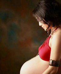 "分享一下18岁的我独自在家顺产10斤8两女婴经历(绝对详细过程)