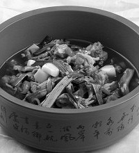 "植物学博士发文否定韭菜壮阳说食物壮阳究竟靠不靠谱? "