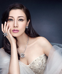 李嘉欣演绎高级珠宝艺术气质