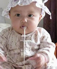 "婴儿吐奶怎么办?"