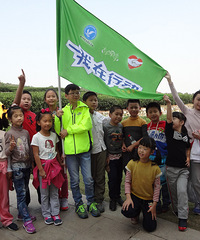 记崇文家委会亲子登山活动