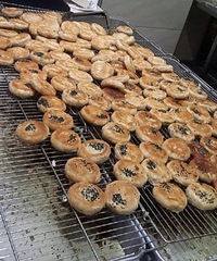 "路边最近爆棚的板栗酥饼"