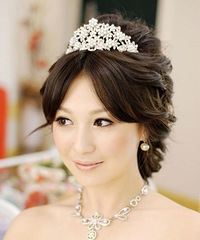"新娘化妆,花样年华的美"