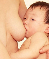 婴儿吃奶时间