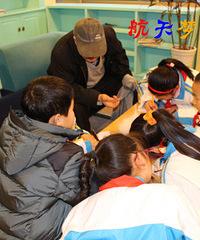 追梦:你见过这枚金光闪闪的奖章吗,知道是谁的吗
