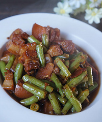 "最简单的四季豆红烧肉,也不简单的好滋味"