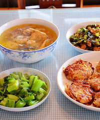 4月7日,家常便饭,三菜一汤.             查看详情>>