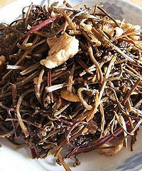 "给大家献上真正山珍蕨菜的正宗烧法"