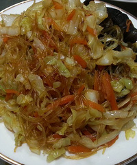 "【晚餐,晚餐】包心菜炒粉丝、黄秋葵"