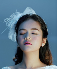 "惊呆!!化好妆Baby face一秒变空灵美新娘!!"
