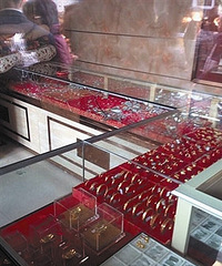 早上7点 一楼金店 二楼厨房 三楼卧室都遭殃了!