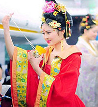 “武媚娘”穿越当空姐 秀古今礼仪