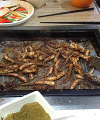 "年底吃自助餐,烧烤类,才清静,最近爱上自烤鱿鱼。。。"