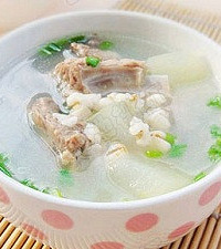 "如何消除黑眼圈眼袋 在食谱中找答案"