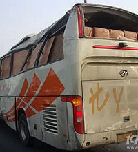 高速惊现“史上颜值最低大巴车”!