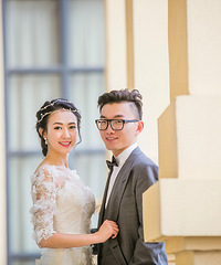 婚纱是定制的