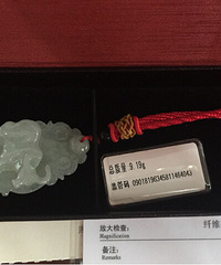 100%全新周大生翡翠挂坠,包装盒、保证