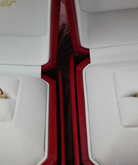 婚戒:对戒+钻戒,差不多2W