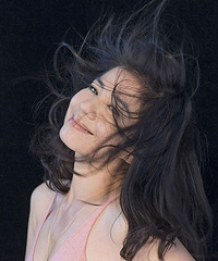 20岁小姑娘看到她要羞愤而死