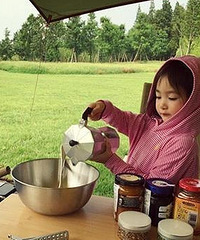 美哭了的小姑娘还很能干