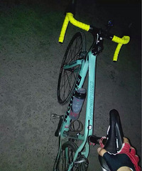 急出自组公路车一辆:比安奇c2c车架