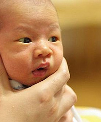 谁说新生儿黄疸不能喝母乳!转给她看!