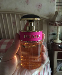 闲置全新prada candy香水一瓶,