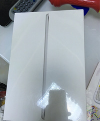 全新未拆封港版16g白色,买东西送的21