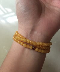 蜜蜡小手串转让,5mm大小,大概有个7克